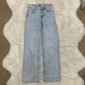 Size 0 (US) H&M Jeans. Light wash, worn several times but in good condition.